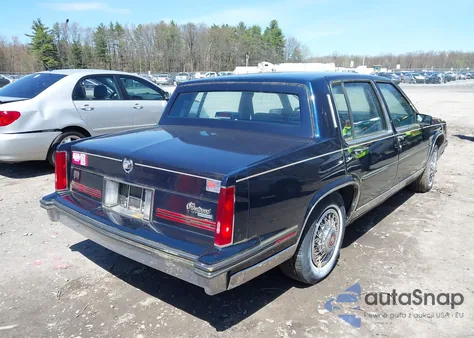 1988 Cadillac Fleetwood Delegance z USA, uszkodzony, nr VIN 1G6CB5153J4265796